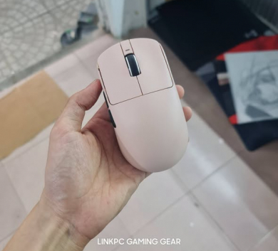 Vxe R1 Pro Max màu hiếm. Sakura Pink, Tổng thể đẹp, bị mẻ 1 tí nhỏ ở bên phải, k ảnh hưởng hiệu năng 