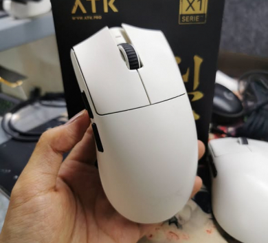 ATK X1 Ultra V1 2nd fullbox Màu trắng chưa ố, hông phải có xẹo như ảnh